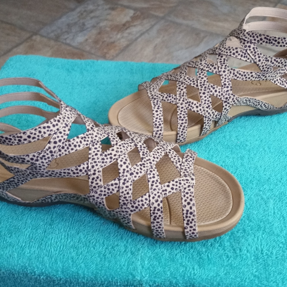 Baretraps Sandles